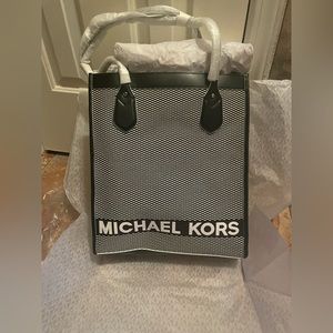 KORS COLLECTION. Michael kors Bay white black large  tote shoulder bag. NWT.